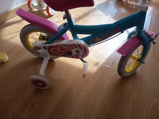 Bici niña azul y rosa casi sin usar