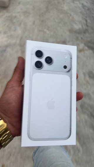 iPhone 17Pro max Plata