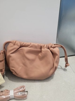 Bolso de mano y bandolera rosa