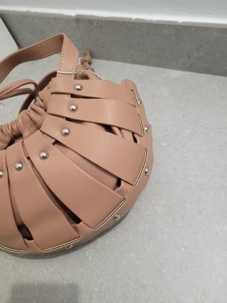 Bolso de mano y bandolera rosa