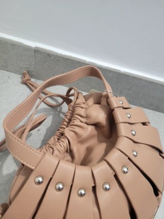 Bolso de mano y bandolera rosa