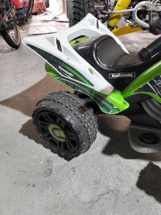 Kuad infantil Kawasaki TNT