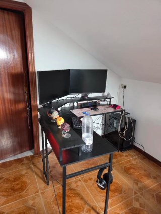 Mesa gaming esquinera negra