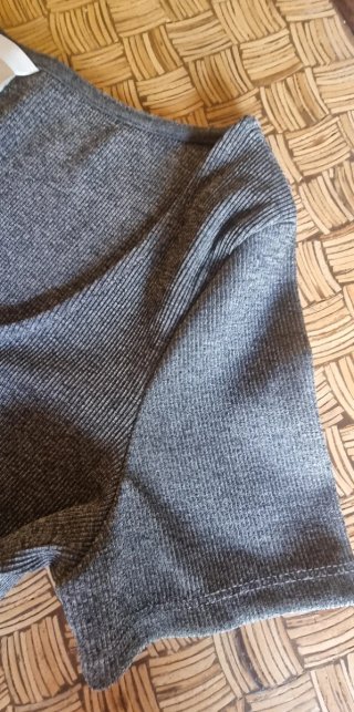 Vestido midi gris de canalé