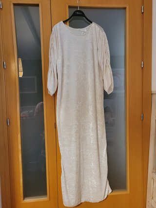 Vestido y Túnica Romana con Hebilla Dorada