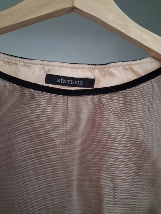 Top fiesta SÍNTESIS beige y negro talla 40