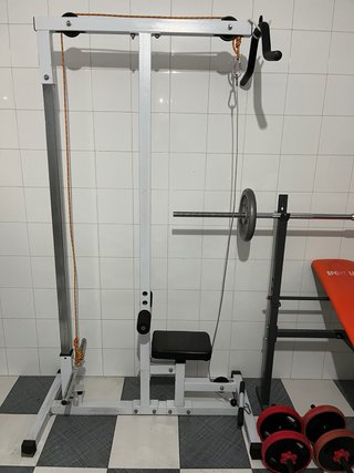 Gimnasio en casa. Press Banca y Estación Poleas