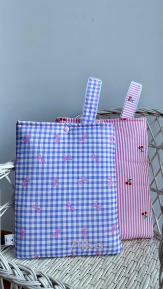 Funda tablet/libro cuadros y rayas acolchada