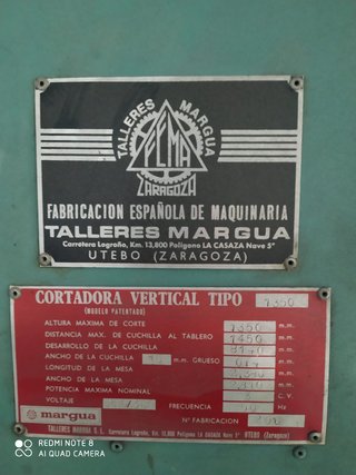 Cortadora de espuma vertical