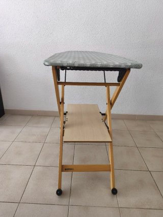 Tabla de planchar de madera plegable