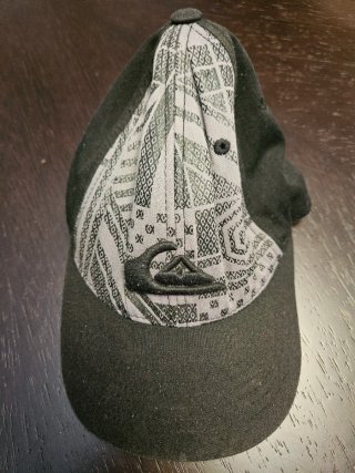 Gorra Quiksilver Negra y Gris