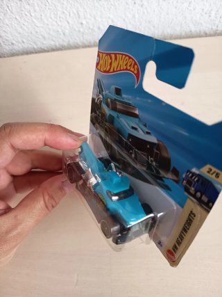 Hot Wheels Haulerback Towing 33/250