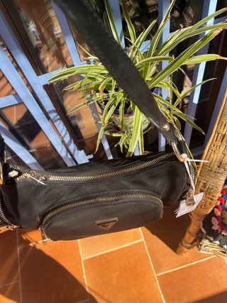 Bolso Negro Guess Nuevo con Etiquetas