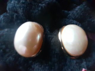 Pendientes con perla majorica. Chapados en oro 18k