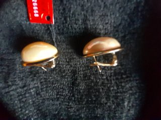 Pendientes con perla majorica. Chapados en oro 18k