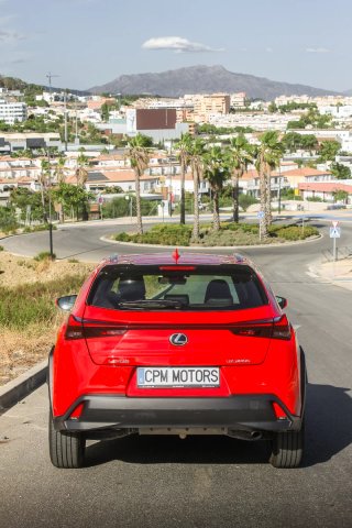 Lexus UX 300h Hybrid | 2025 | 18.000 km