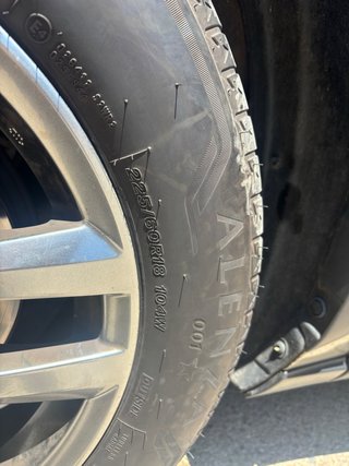 Neumático 225/60R18 104W