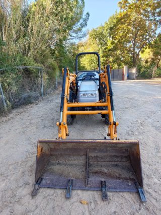 Tractor Lamborghini Runner 450 DT con pala tenias