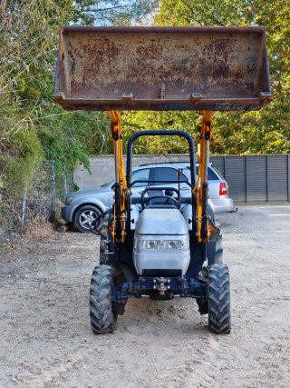 Tractor Lamborghini Runner 450 DT con pala tenias