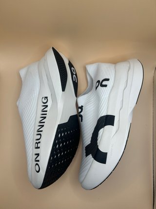 Scarpe On Cloudboom Strike LS Bianche