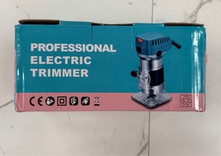 Fresadora manual compacta para madera