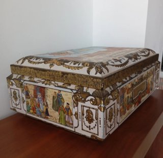 Caja de hojalata vintage decorada