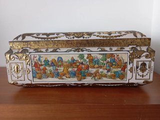 Caja de hojalata vintage decorada