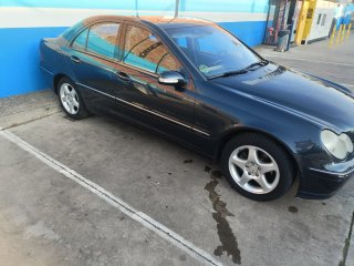 Mercedes-Benz Clase C 2004