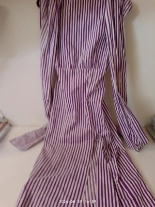 Vestido rayas morado y blanco con gran lazada
