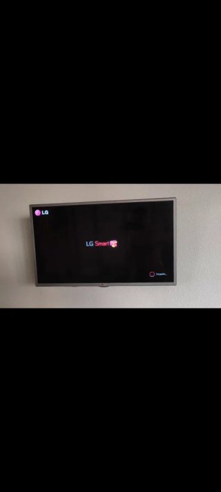 TV LG 32 Smart TV Gris con Soporte Pared