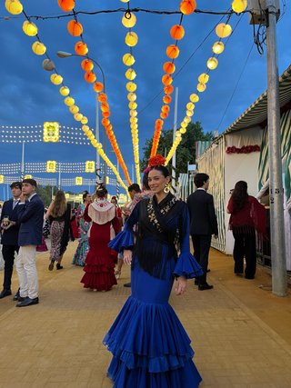 Traje de flamenca azul eléctrico