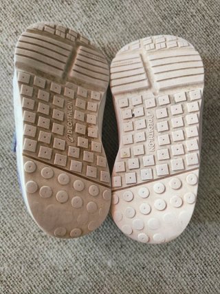 Zapatillas barefoot Decathlon moradas