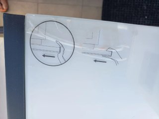 Mesa exterior cristal y metal gris. Nueva sin uso.