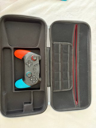 Nintendo Switch + Funda + Mando