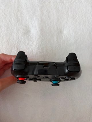 Nintendo Switch + Funda + Mando