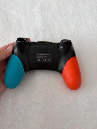 Nintendo Switch + Funda + Mando
