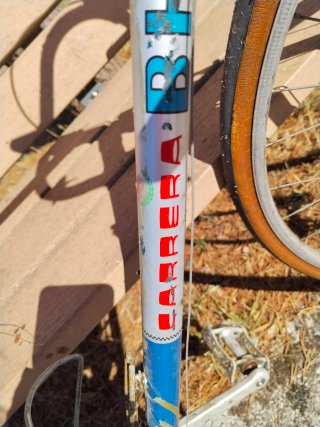 Bicicleta de carretera azul