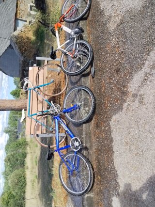 Bicicleta de carretera azul
