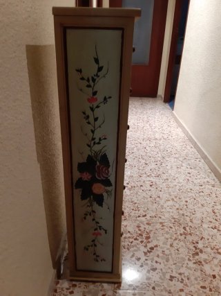 Cajonera decorativa de madera