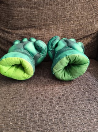 Puños de Hulk para disfraz