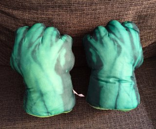 Puños de Hulk para disfraz