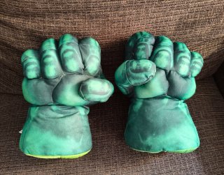 Puños de Hulk para disfraz