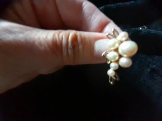 Pendientes bañados en oro con Perlas majoricas.