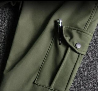 Completo militare da lavoro da uomo con varie taglie