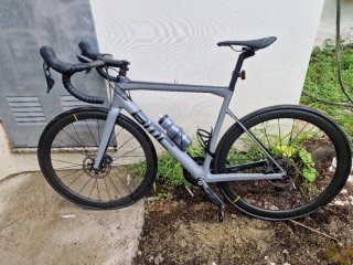 Bicicleta BMC Gris