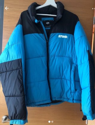 Cazadora STWD azul y negra