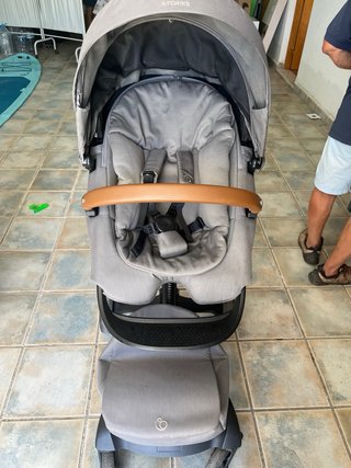 Carrito Stokke Xplory X Gris con capazo.