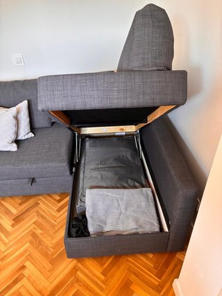 Divano letto IKEA con spazio di archiviazione