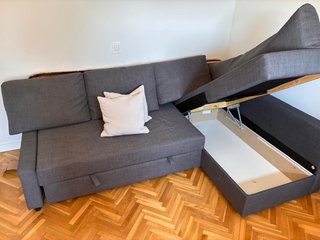 Divano letto IKEA con spazio di archiviazione