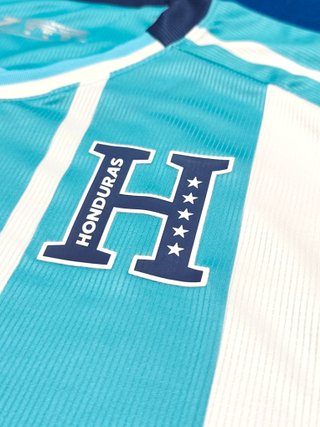 Camiseta de fútbol azul y blanca. Talla M.